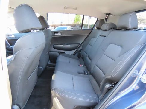 Used 2022 Kia Sportage LX image 13