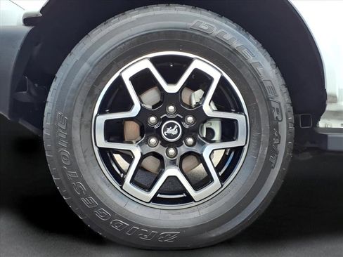 Used 2023 Ford Bronco Outer Banks AWD/4WD image 9