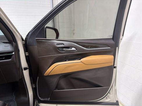 Used 2021 Cadillac Escalade Sport w/ LPO, ONYX Package AWD/4WD image 37