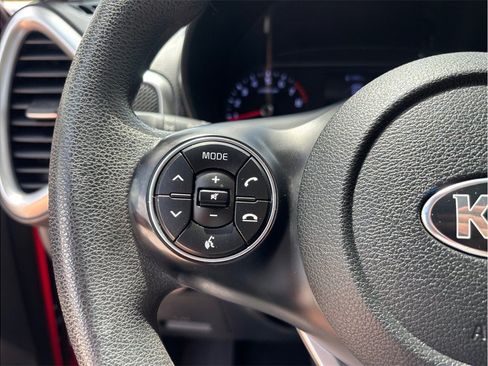 Used 2020 Kia Soul LX FWD image 19