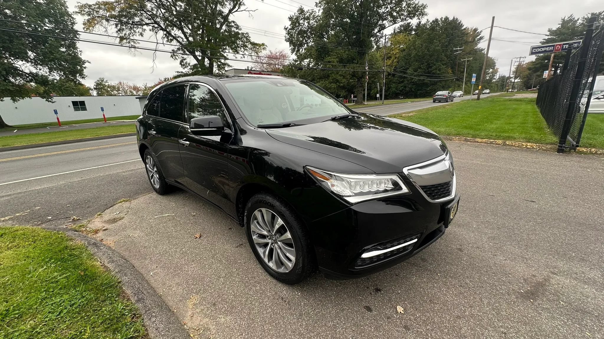 Used 2014 Acura MDX w/ Technology Package AWD/4WD image 3