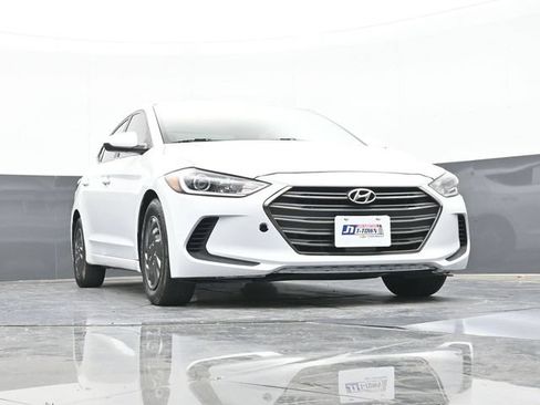 Used 2018 Hyundai Elantra SE FWD image 50
