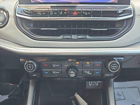 Used 2025 Jeep Compass Limited AWD/4WD image 27