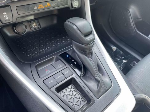 Used 2025 Toyota RAV4 XLE w/ Convenience Package image 43