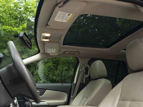 Used 2013 Ford Edge SEL FWD image 31
