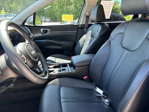 Used 2025 Kia Sorento S AWD/4WD image 36