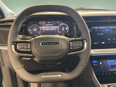 Used 2025 Jeep Wagoneer S Limited image 21