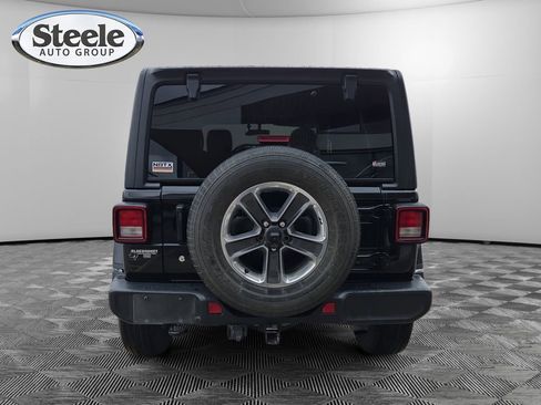 Used 2019 Jeep Wrangler Unlimited Sahara image 4