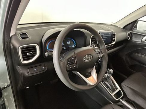 Certified 2026 Hyundai Venue SE FWD image 13