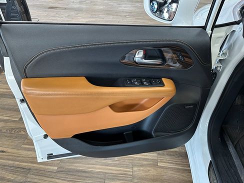 Certified 2021 Chrysler Pacifica Pinnacle image 12