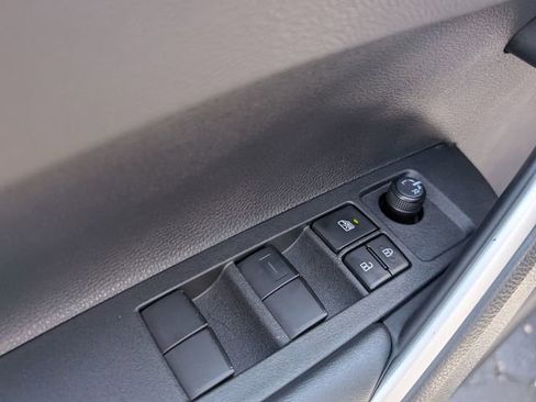 Used 2025 Toyota Corolla Cross XLE AWD/4WD image 15