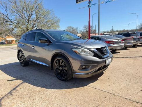Used 2017 Nissan Murano Platinum w/ Platinum Technology Package FWD image 2
