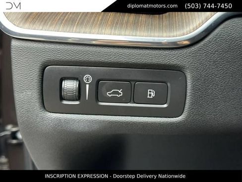 Used 2022 Volvo XC60 T8 Inscription Expression AWD/4WD image 30