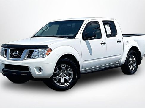 Used 2020 Nissan Frontier SV RWD image 3