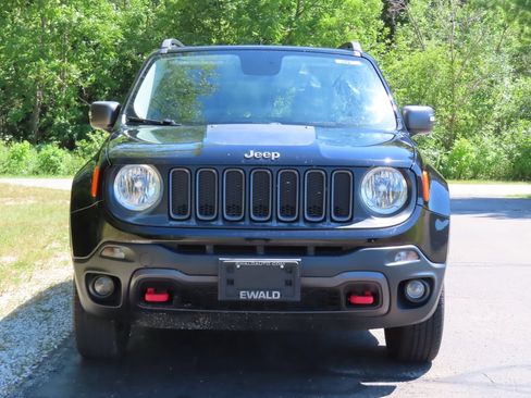 Used 2017 Jeep Renegade Trailhawk w/ Premium Trailhawk Package AWD/4WD image 4