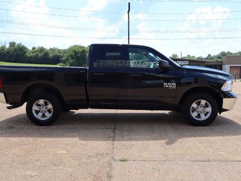 Used 2024 RAM 1500 Classic SLT AWD/4WD image 7
