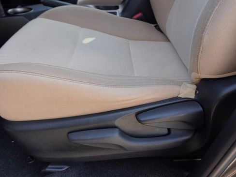 Used 2015 Toyota RAV4 XLE FWD image 22