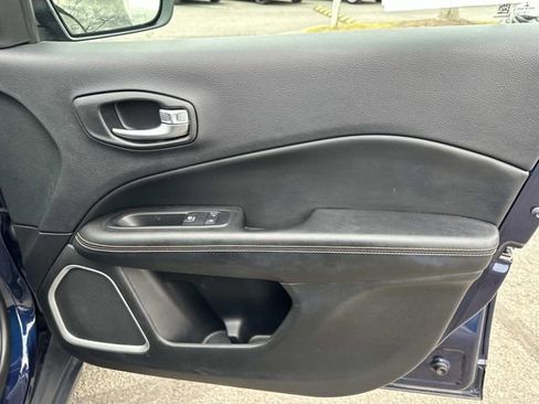 Certified 2019 Jeep Compass Latitude image 8