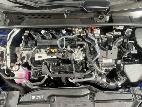 Used 2024 Toyota Prius LE FWD image 31