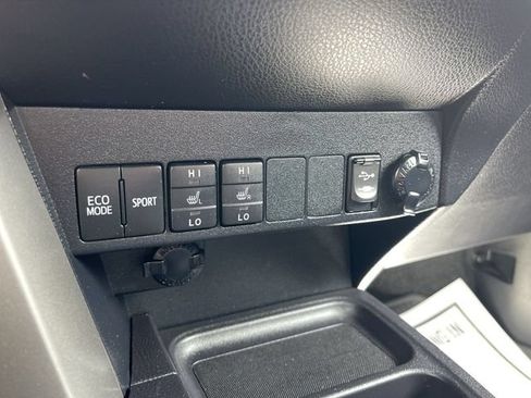 Used 2018 Toyota RAV4 Limited w/ Advanced Technology Package AWD/4WD image 19