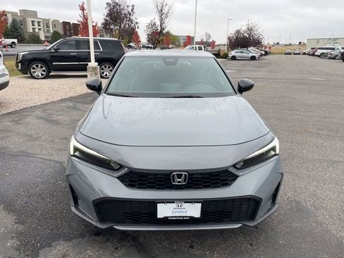 Used 2025 Honda Civic Sport image 3