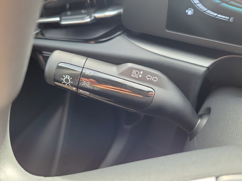 New 2026 Kia Niro LX FWD image 28