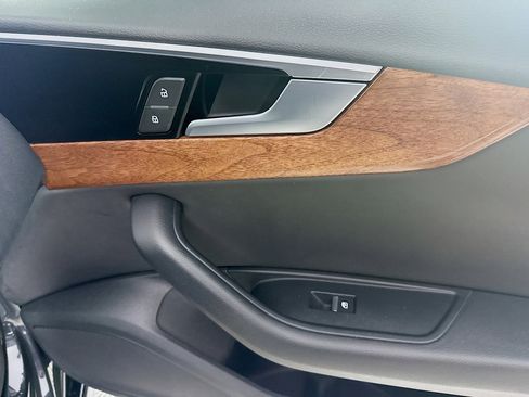 Used 2023 Audi A4 2.0T Premium image 31