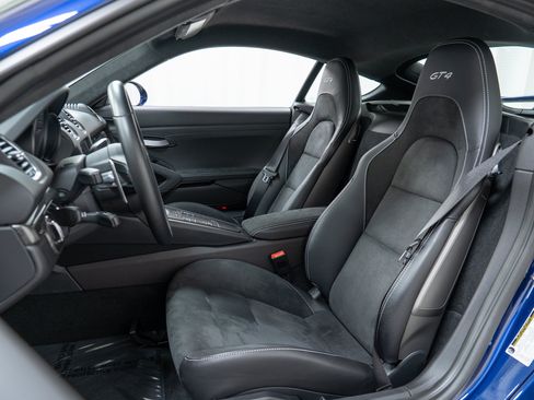 Certified 2021 Porsche 718 Cayman GT4 RWD image 5