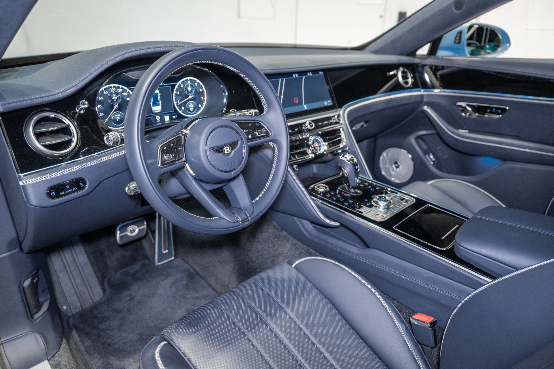Used 2024 Bentley Flying Spur V8 AWD/4WD image 18