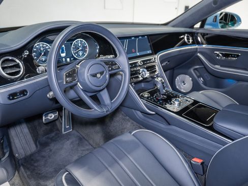 Certified 2024 Bentley Flying Spur V8 AWD/4WD image 18
