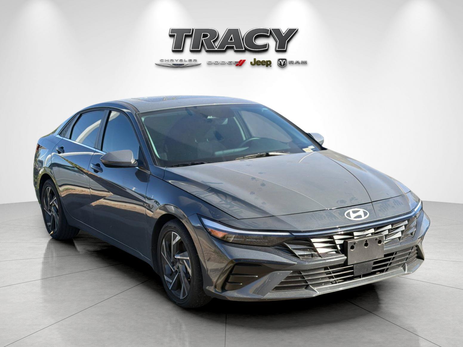 Used 2025 Hyundai Elantra SEL FWD image 2