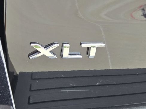 Used 2024 Ford Expedition XLT RWD image 11
