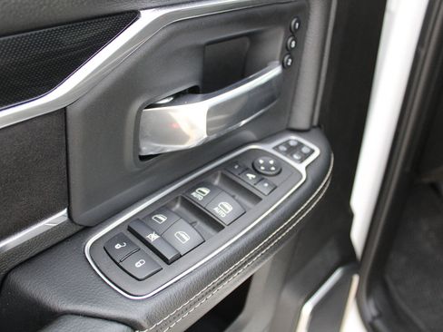 Used 2023 RAM 2500 Laramie w/ Night Edition image 30