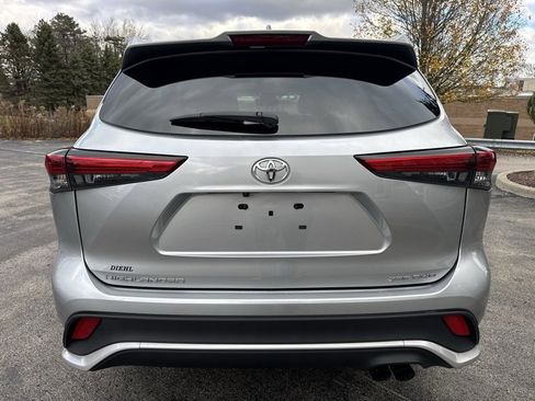 Certified 2023 Toyota Highlander XSE image 4