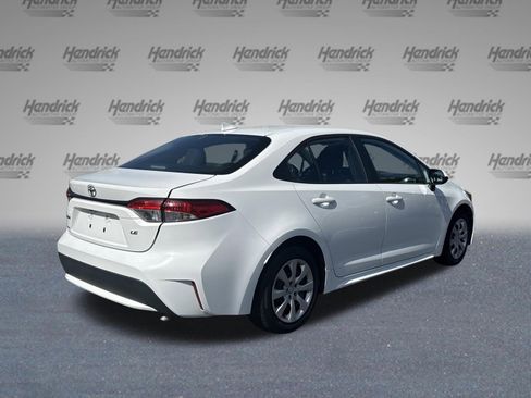 Used 2021 Toyota Corolla LE image 10
