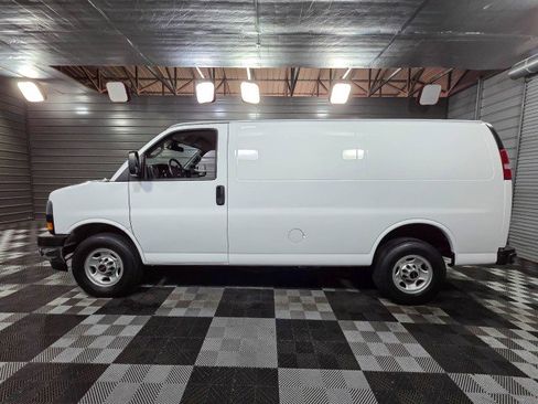Used 2021 GMC Savana 2500 w/ Driver Convenience Package image 8