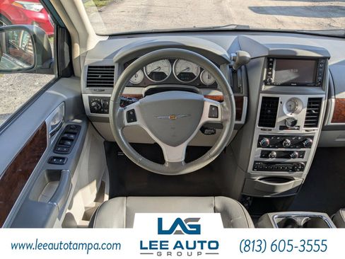 Used 2010 Chrysler Town & Country Touring FWD image 16