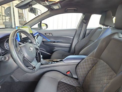 Used 2020 Toyota C-HR XLE FWD image 20