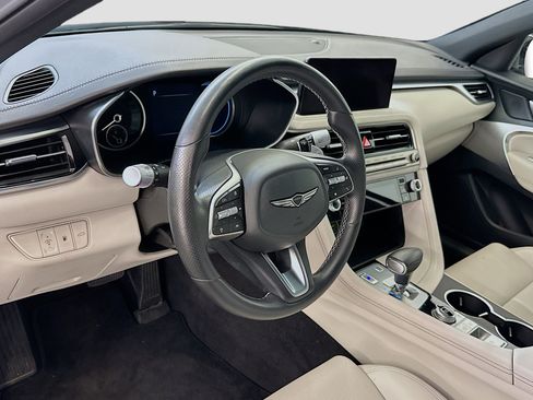Used 2025 Genesis G70 2.5T AWD/4WD image 18