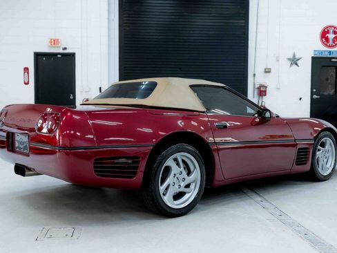 Used 1989 Chevrolet Corvette Convertible RWD image 17