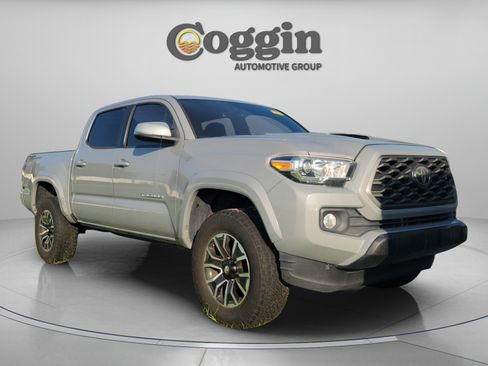 Used 2020 Toyota Tacoma TRD Sport RWD image 4