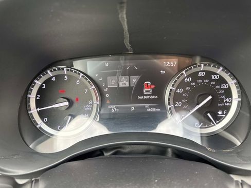 Certified 2022 Toyota Highlander XLE image 28