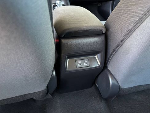 Used 2025 Toyota Corolla LE FWD image 22