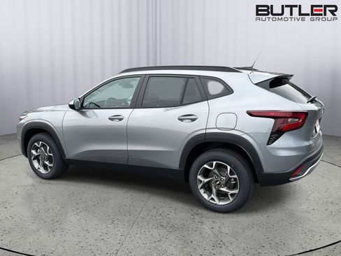 New 2026 Chevrolet Trax LT w/ Driver Confidence Package image 3