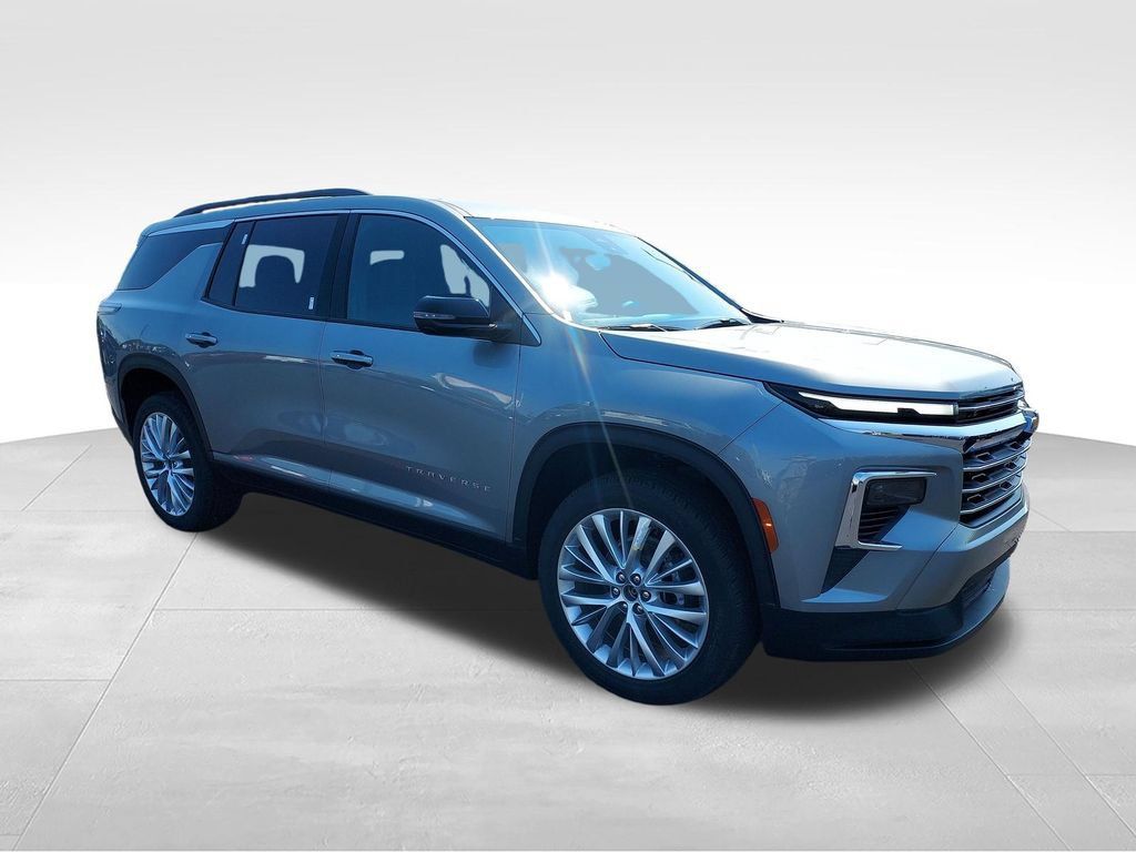 New 2027 Chevrolet Traverse LT w/ LPO, Floor Liner Package FWD image 7