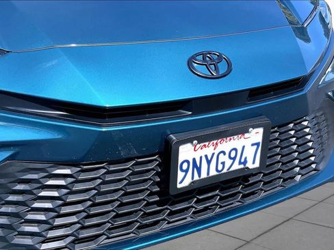 Used 2025 Toyota Camry SE FWD image 29