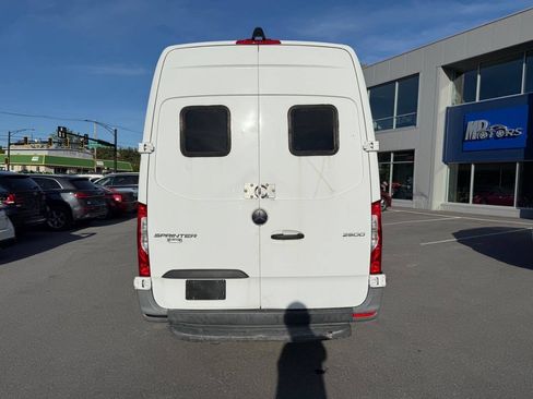 Used 2021 Mercedes-Benz Sprinter 2500 image 9