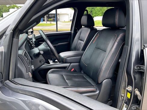 Used 2023 Nissan Titan PRO-4X w/ Pro-4x Convenience Package AWD/4WD image 8