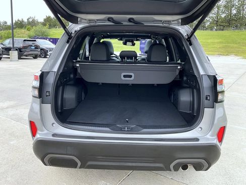 Used 2025 Subaru Forester Limited AWD/4WD image 9