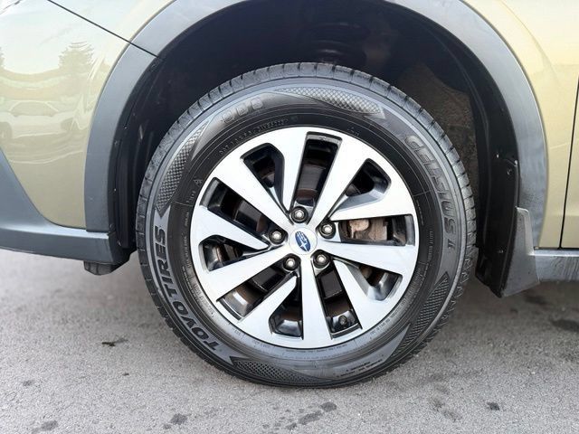 Used 2022 Subaru Outback Premium AWD/4WD image 26